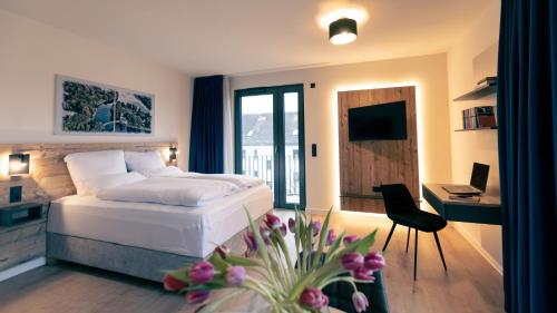 Bed, Nena Apartments SPREEblau "New Opening 2023" in Treptow