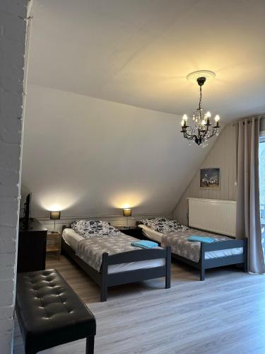 3 twin beds, 1 sofa bed