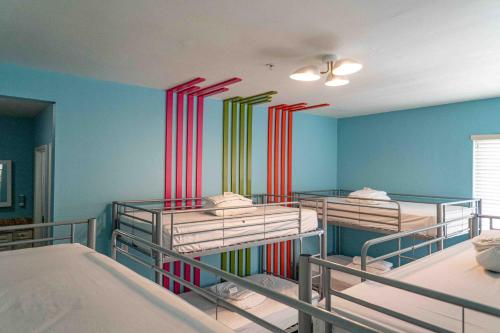 Beds n' Drinks - image 13