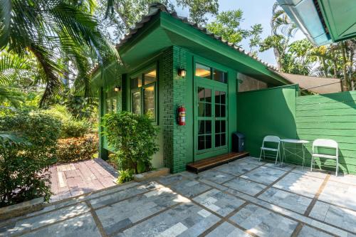 room detail thumbnail 1