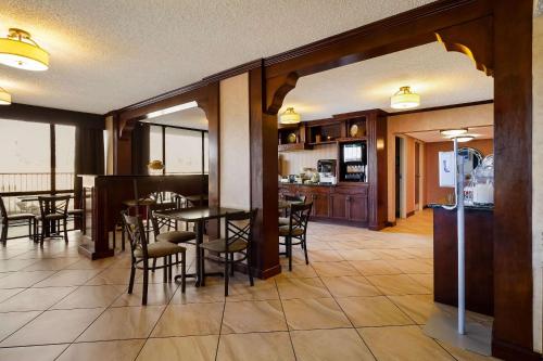 Ēdiens un dzērieni, Quality Inn & Suites West Helena in Vesthelēna (AR)