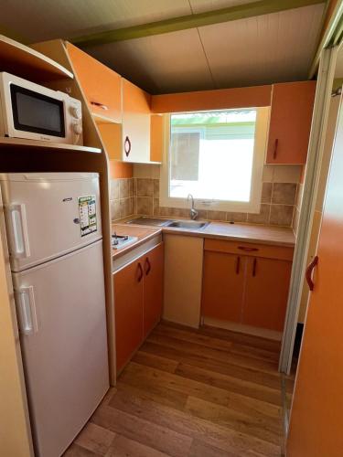 2 bedrooms, 4 beds