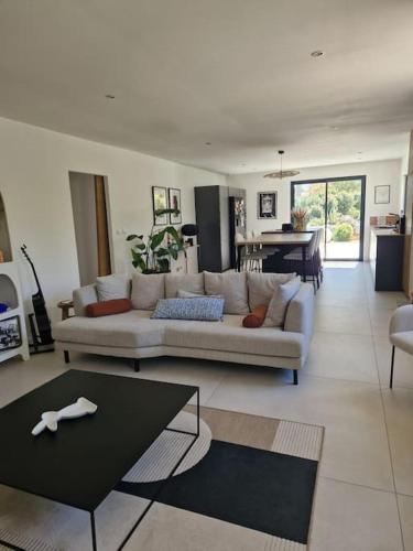 Magnifique Villa avec Piscine en Provence in Verquieres (Provence-Alpes-Cote d'Azur)