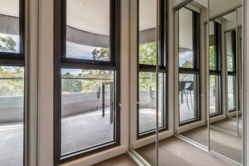 Peaceful 2 bedroom unit with Free parking in 其他地區