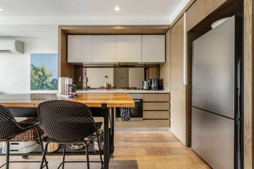 Peaceful 2 bedroom unit with Free parking in 其他地區