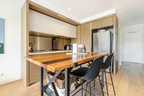 Peaceful 2 bedroom unit with Free parking in 其他地區