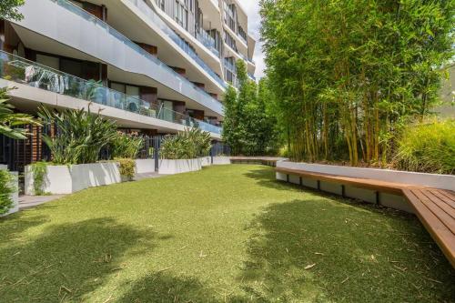 Peaceful 2 bedroom unit with Free parking in 其他地區