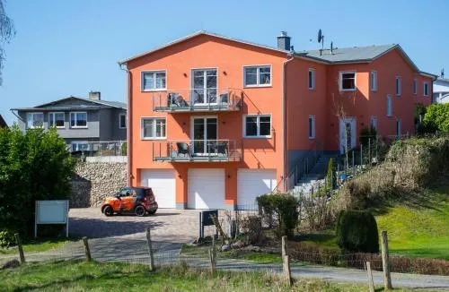 Ferienhaus Weitblick mit Seeblick mit 2 Ferienappartements in Göhren, Deutschland