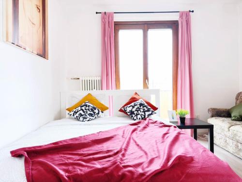 Nr 1 Apartment with 2 Balconies 3 Bedrooms Near Main Train Station, Vienna