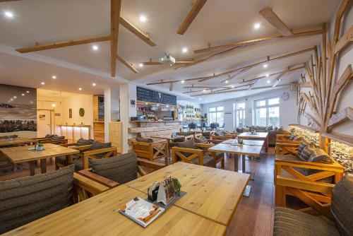 Restaurant, Aparthotel Belveder in Tatranska Lomnica