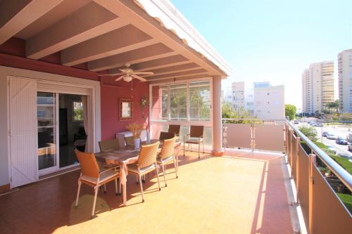 Apartamento con magnífica terraza en El Campello C105