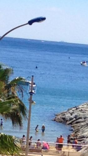 Studio a Cavalaire sur Mer a 50 m de la plage avec vue sur la mer et balcon amenage