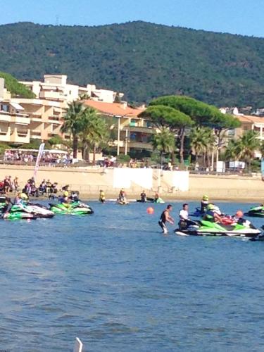 Studio a Cavalaire sur Mer a 50 m de la plage avec vue sur la mer et balcon amenage