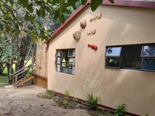 2 bedrooms, 4 beds