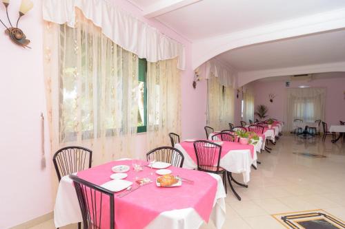 Hotel Riviera - image 9