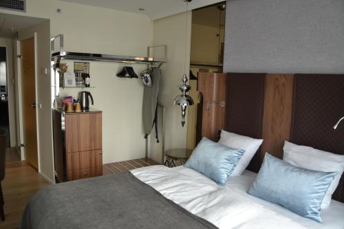 449954916 Tivoli Hotel
