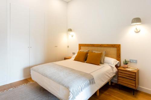 Two-Bedroom Apartment with View image 7