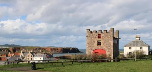 Nisbet's Tower in Eyemouth
