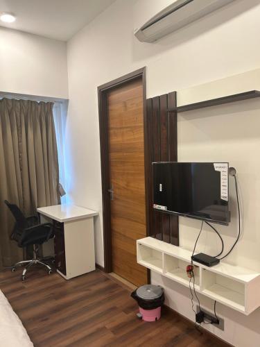 Seandee - Lush Private Rooms in Viman Nagar