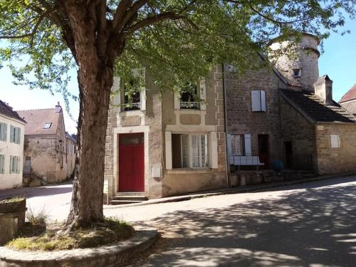 B&B Asquins - Gîte Sous L' Orme - Bed and Breakfast Asquins