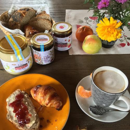 Food and beverages, La Maison Rouge de Slatten Bed and Breakfast in Vilshult