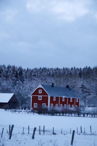 La Maison Rouge de Slätten Bed and Breakfast