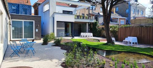 Buitenkant, B&B Charles Cabour in De Panne