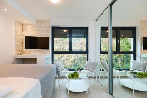 Studio Apartment image 6