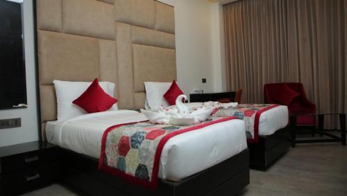 Standard Double Room image 3