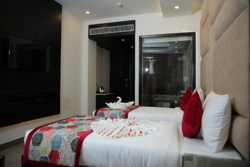 Standard Double Room image 5