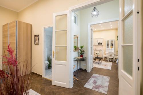 Budapest Harmony Apartments - image 5