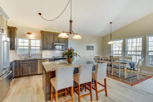 Stunning Rabun Gap Home with Deck and Mountain Views! in Rabun Gap, USA