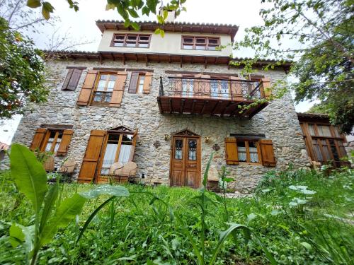 Large Stone Villa with garden.