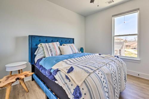 Convenient Fayetteville Home - 3 Mi to Town! Convenient Fayetteville Home - 3 Mi to Town!