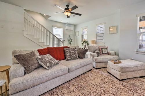 Convenient Fayetteville Home - 3 Mi to Town! Convenient Fayetteville Home - 3 Mi to Town!