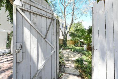 Gallery ArtOff St Parking, Near Forsyth Park