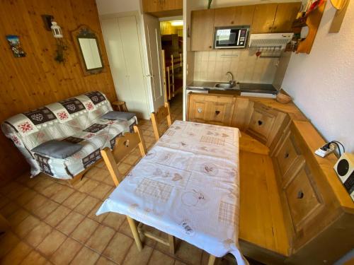 Appartement cosy avec grande terrasse sud, proche telecabine, La Chapelle-d'Abondance - FR-1-692-59 in La Pantiaz