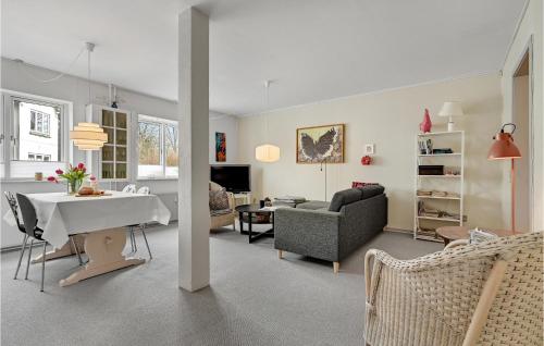  Beautiful Apartment In Glesborg With Wifi And 1 Bedrooms in Glesborg