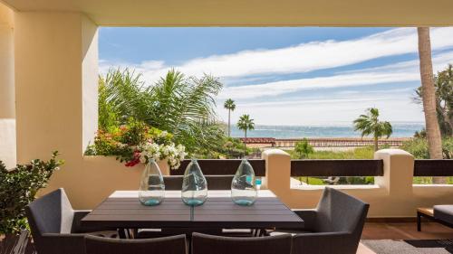 Frontline luxury 10 mins from Puerto Banús RDR303 (Frontline luxury 10 mins from Puerto Banus RDR303) in Estepona