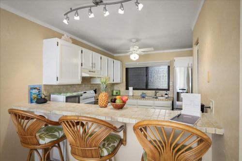 Kona Westwind 6 Incredible Ocean Views Corner Unit - image 2