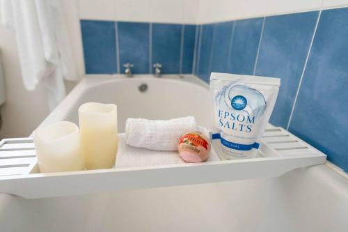 New Street Corner in 鄧吉文