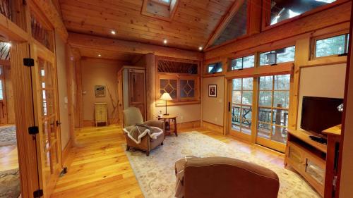 Seneca Lodge - image 4