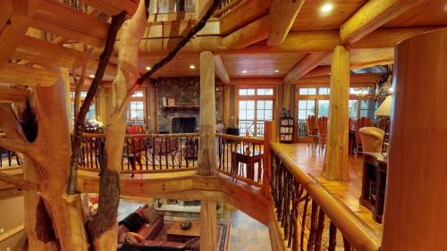 Seneca Lodge - image 7