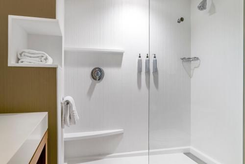 Courtyard by Marriott Toledo North - image 14