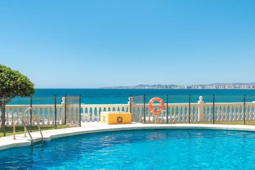 Kolam renang, VB Bellavista 2BDR Stunning Seaviews in Torremuelle