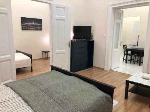 Dohány Central Apartment - image 13