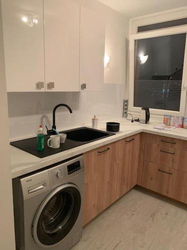 Kitchen, Confortable apartment self check in in Savigny Sur Orge
