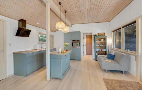 kök, Awesome Home In Blvand With 3 Bedrooms And Wifi in Vejers Strand