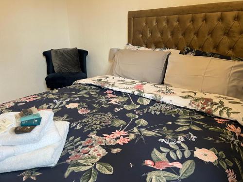 Grand Bleu - London - Next to Piccadilly Line Tube Station & Brand New Facilities Hotel de charme Boston Manor Underground Station