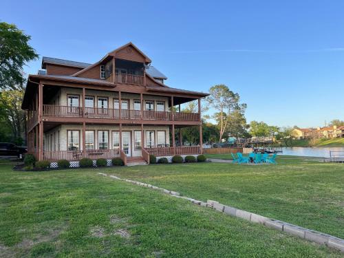 Fortner Pointe At Cedar Creek in Gun Barrel City, USA